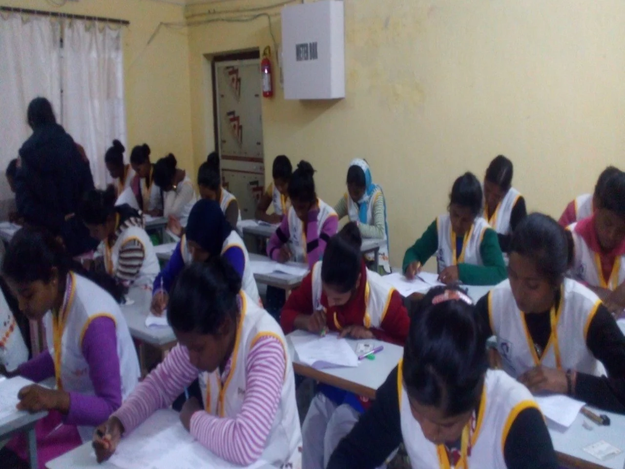 ALTOK1033-ezgif.com-optiwebp